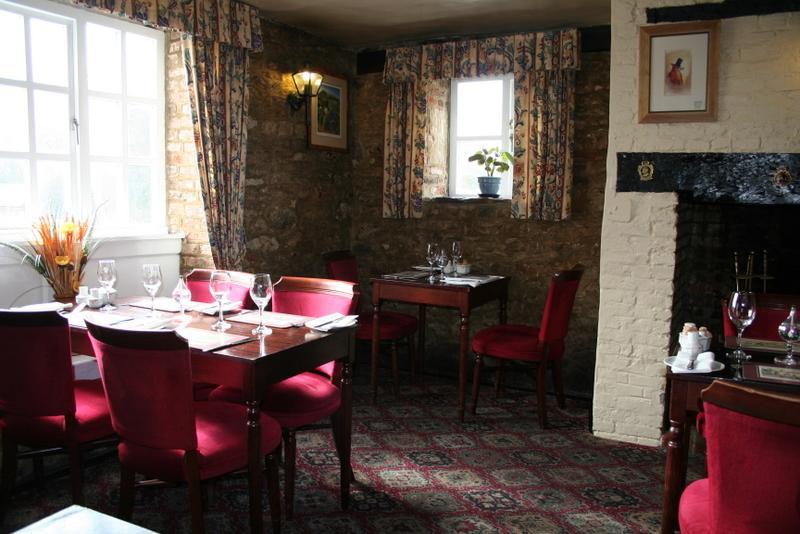 The Coach & Horses Inn Chislehampton ภายนอก รูปภาพ