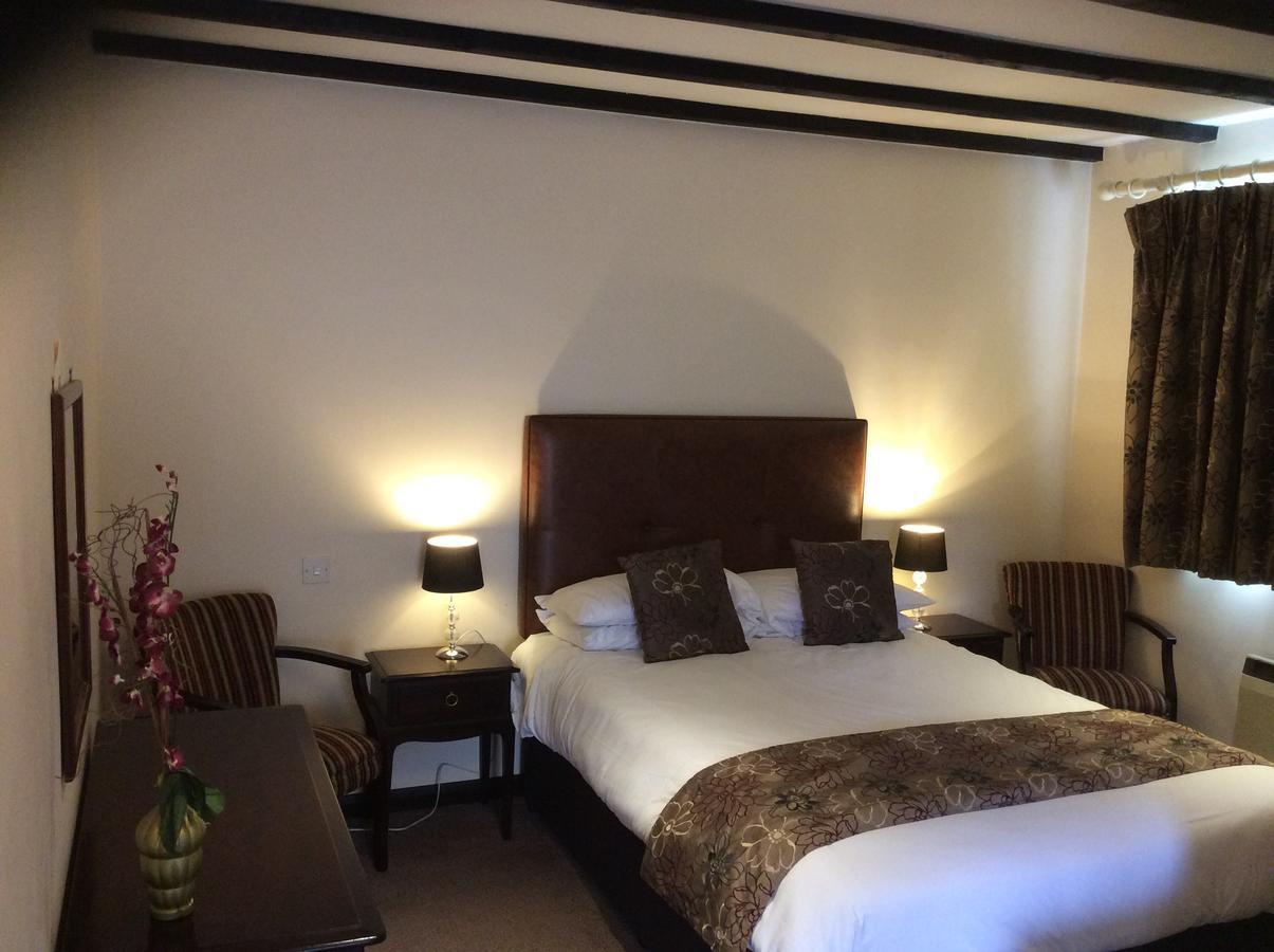 The Coach & Horses Inn Chislehampton ภายนอก รูปภาพ