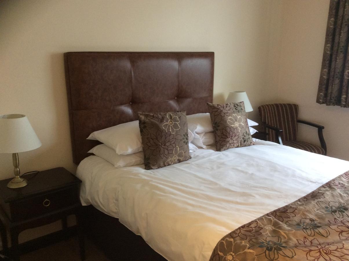 The Coach & Horses Inn Chislehampton ภายนอก รูปภาพ