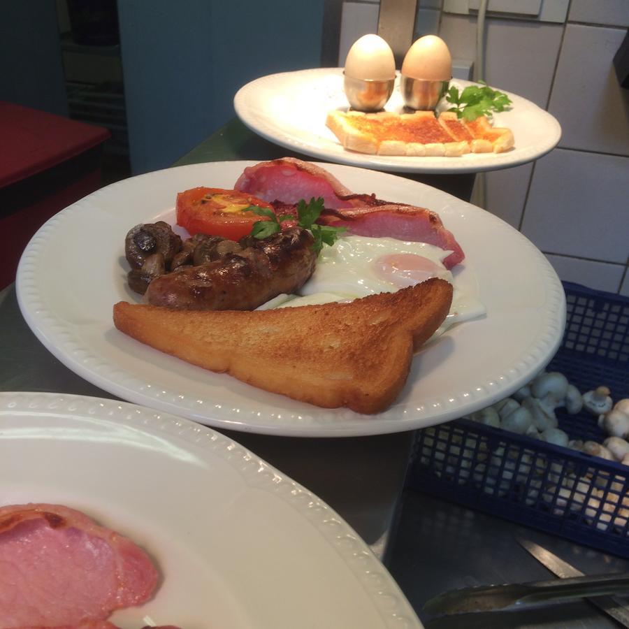 The Coach & Horses Inn Chislehampton ภายนอก รูปภาพ